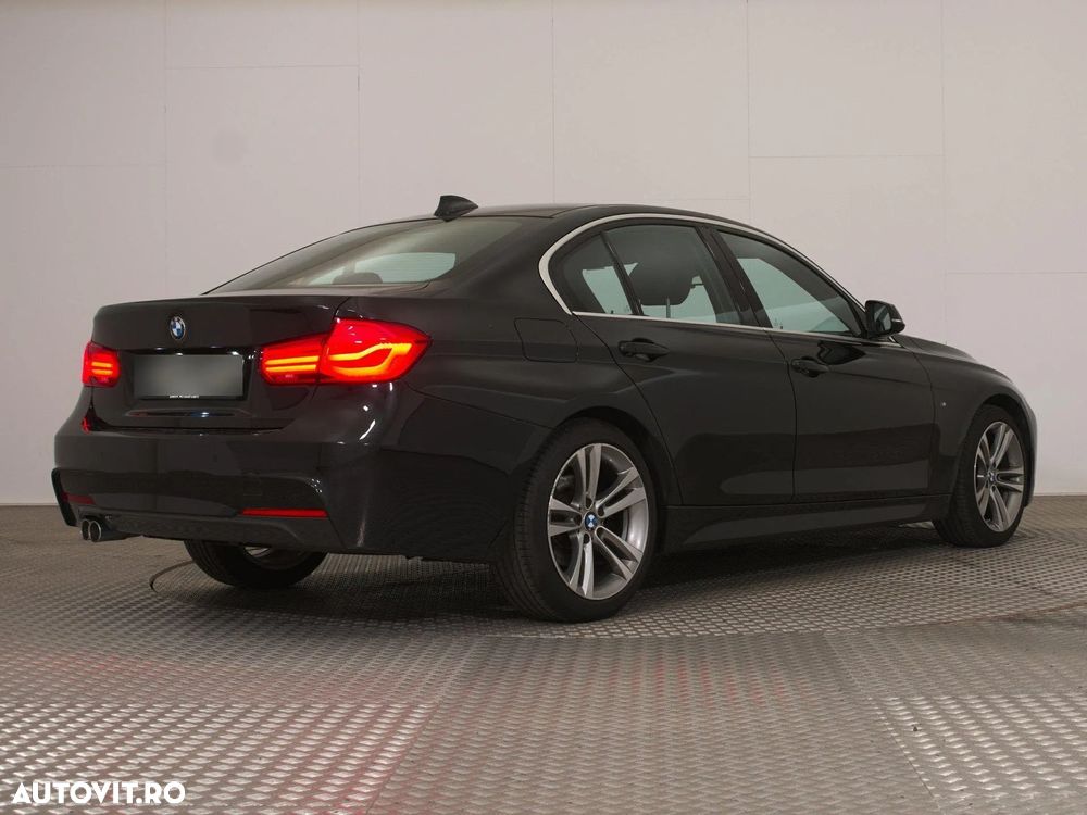 BMW Seria 3 320d M Sport - 3