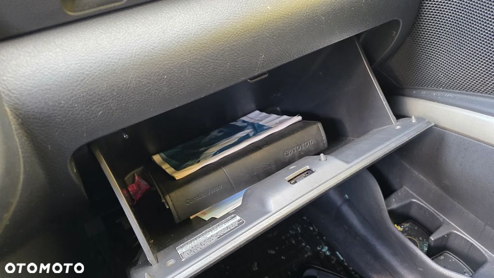 Toyota Corolla Verso 2.2 D-CAT Sol - 31