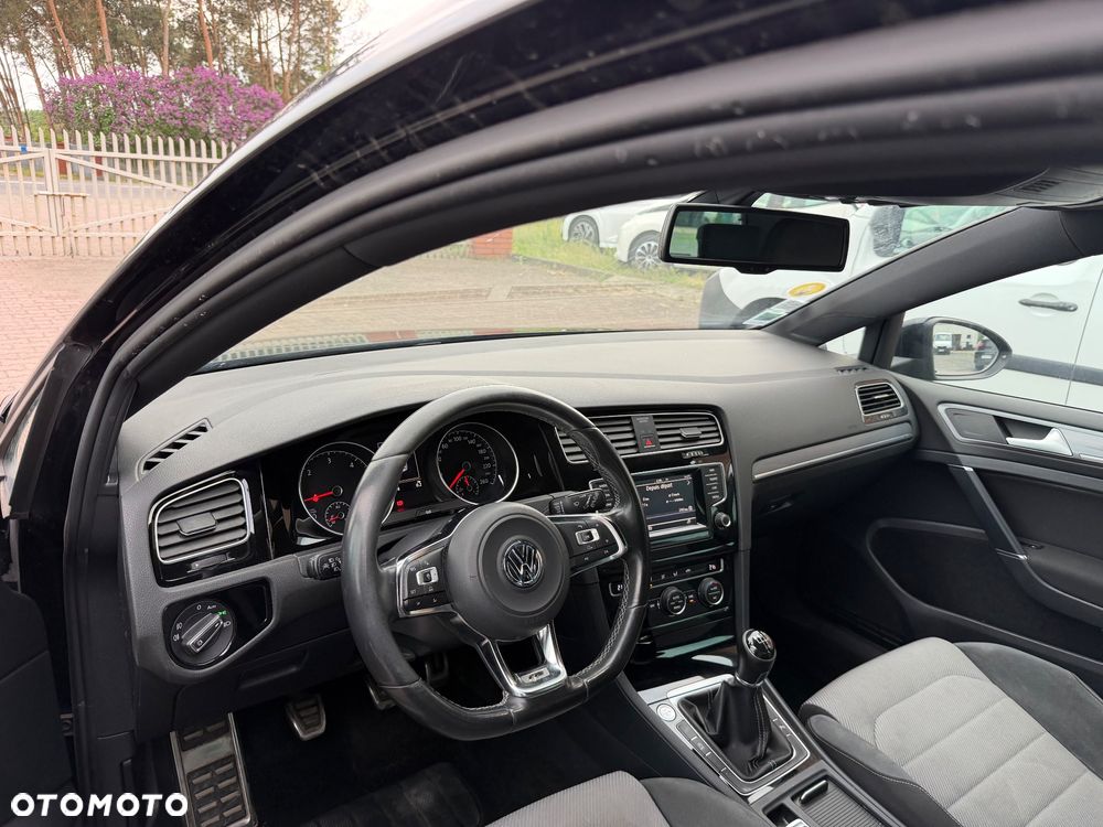 Volkswagen Golf - 18