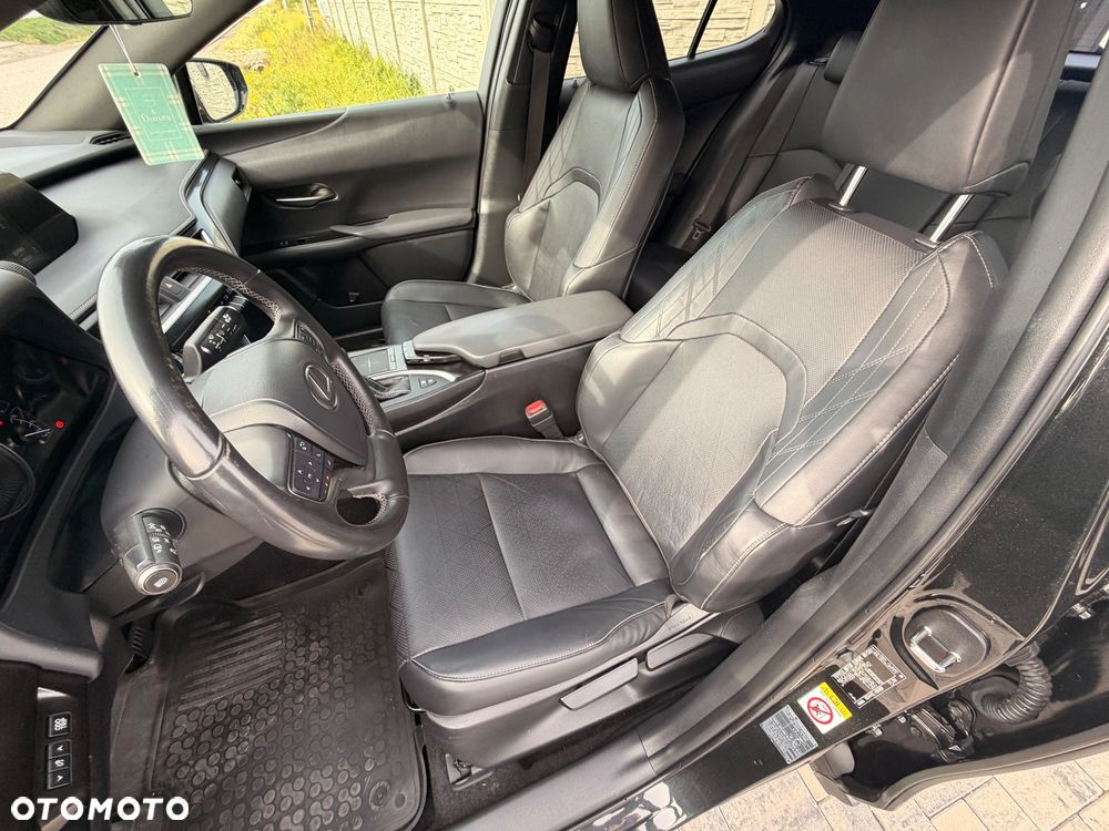 Lexus UX - 17