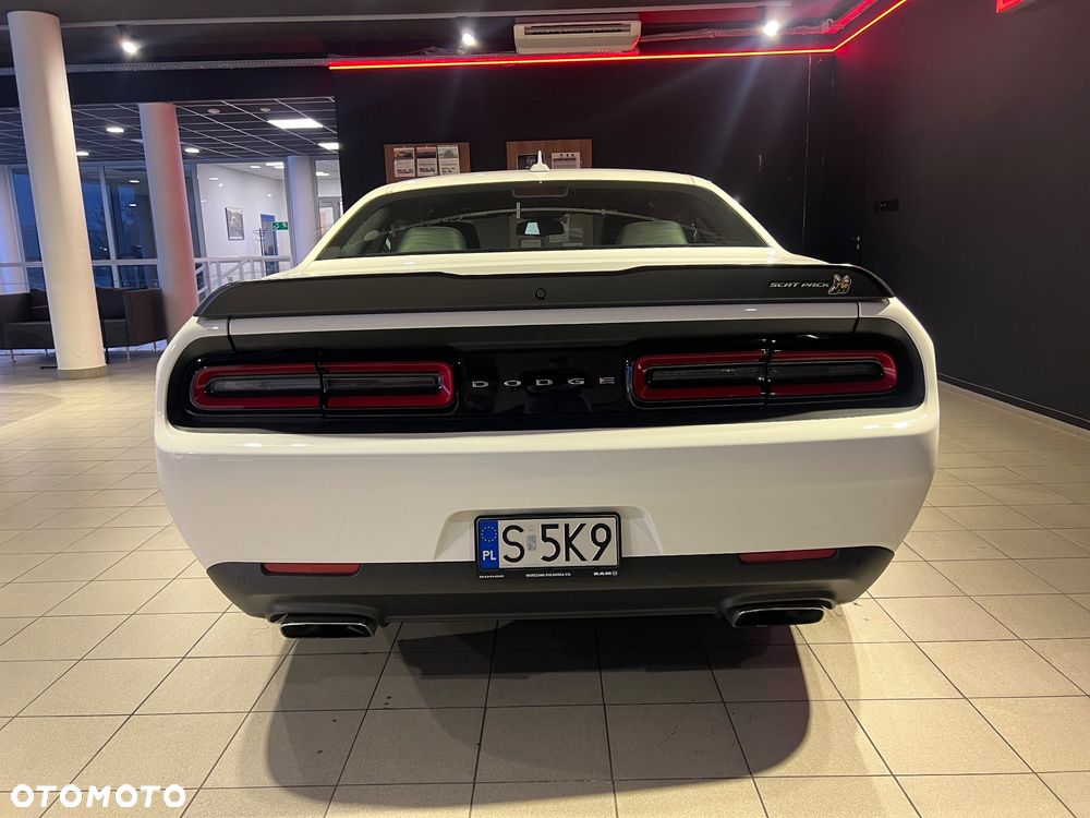 Dodge Challenger 6.4 Scat Pack - 8