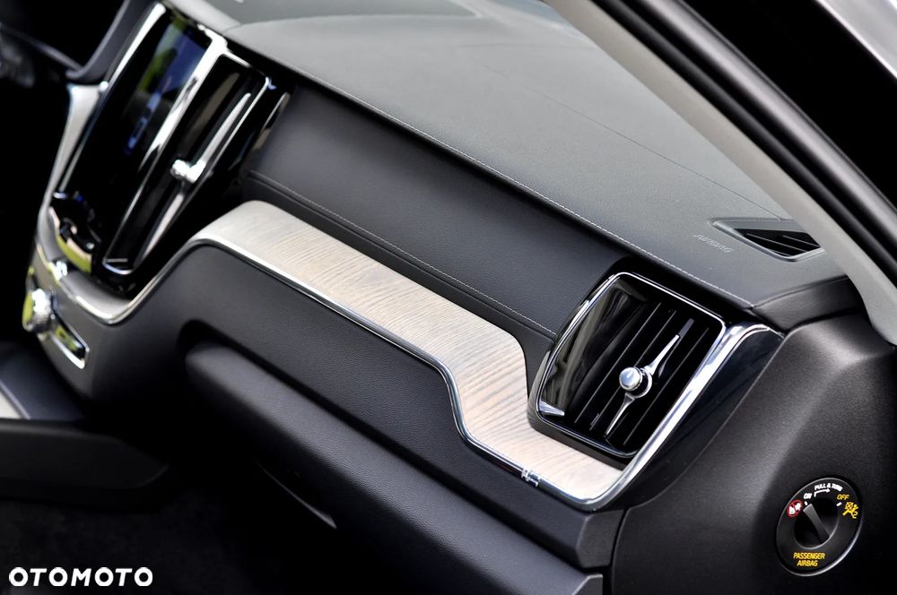 Volvo XC 60 B5 D AWD Geartronic Inscription - 28