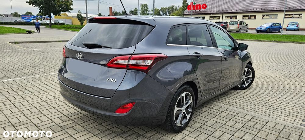 Hyundai i30 blue Kombi 1.4 YES Gold - 4