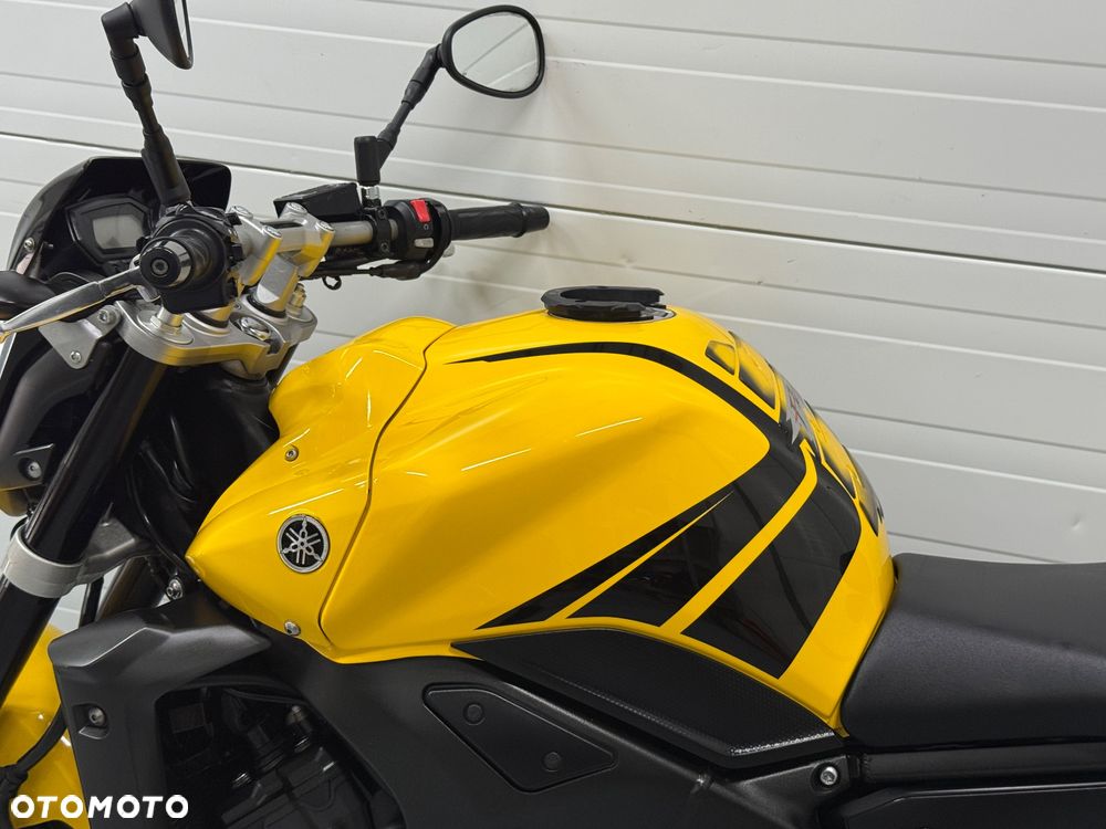 Yamaha FZ - 21