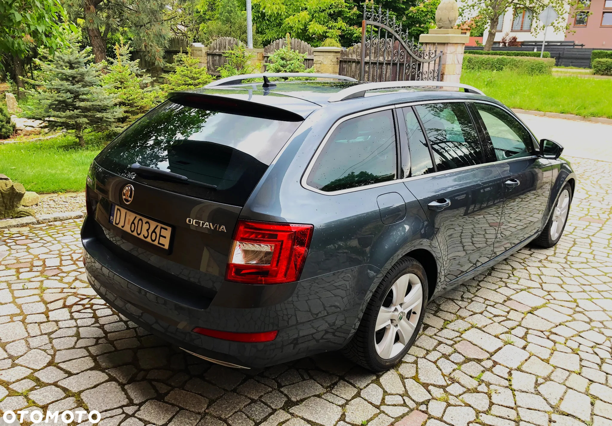Skoda Octavia Combi 2.0 TDI DSG Style - 6
