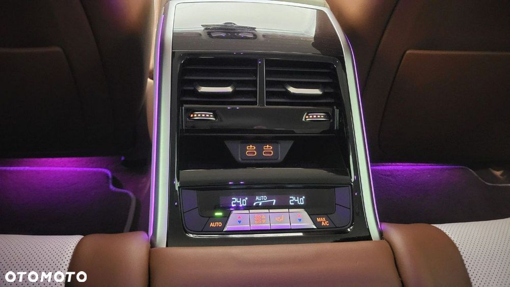 BMW Seria 8 840d xDrive mHEV - 24