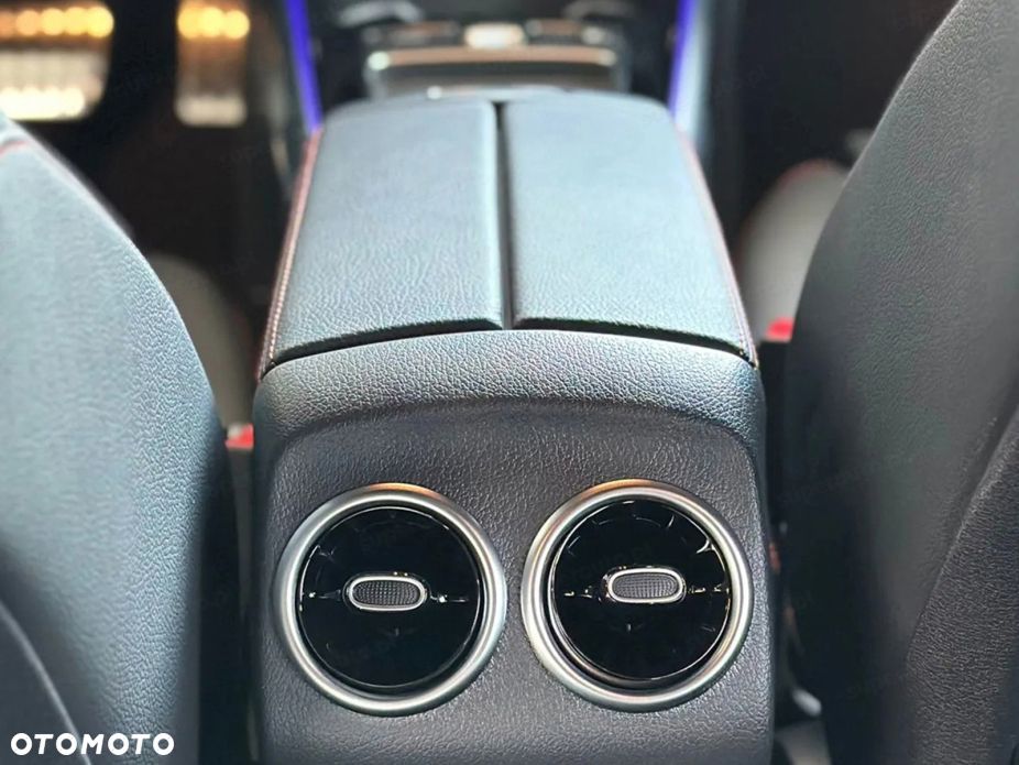 Mercedes-Benz GLB 200 AMG Line 7G-DCT - 14