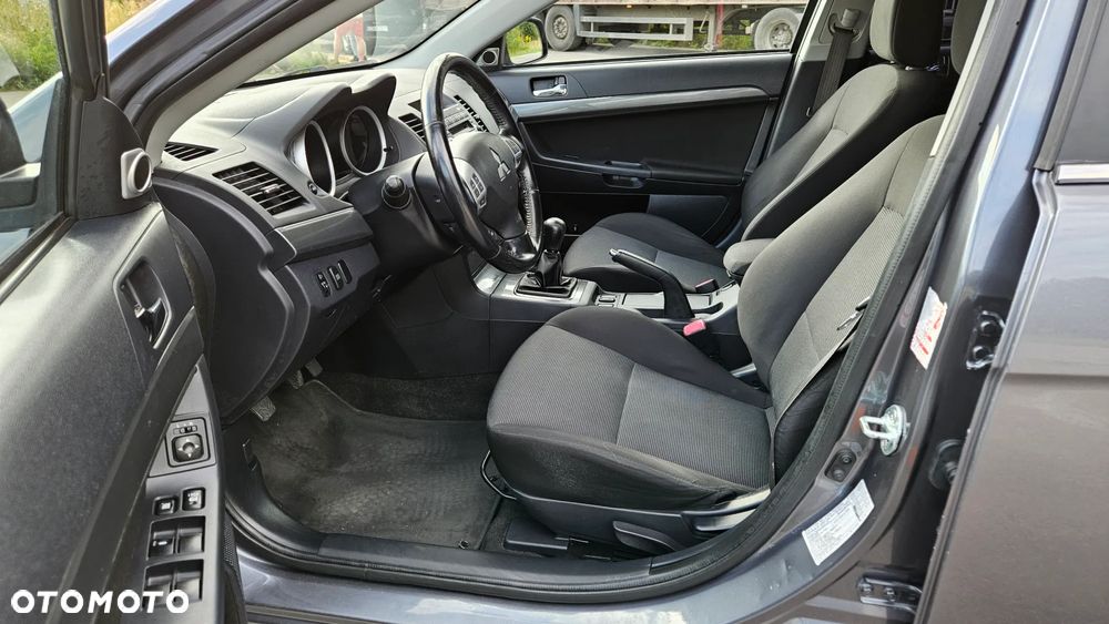 Mitsubishi Lancer 1.8 Intense - 5