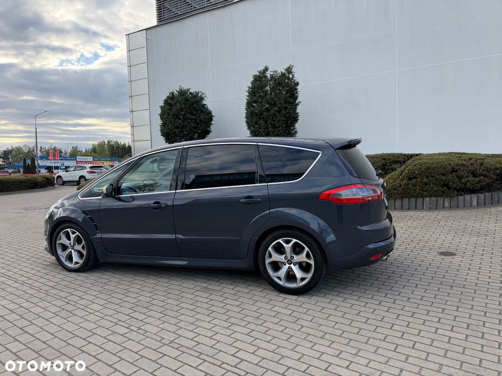 Ford S-Max - 17