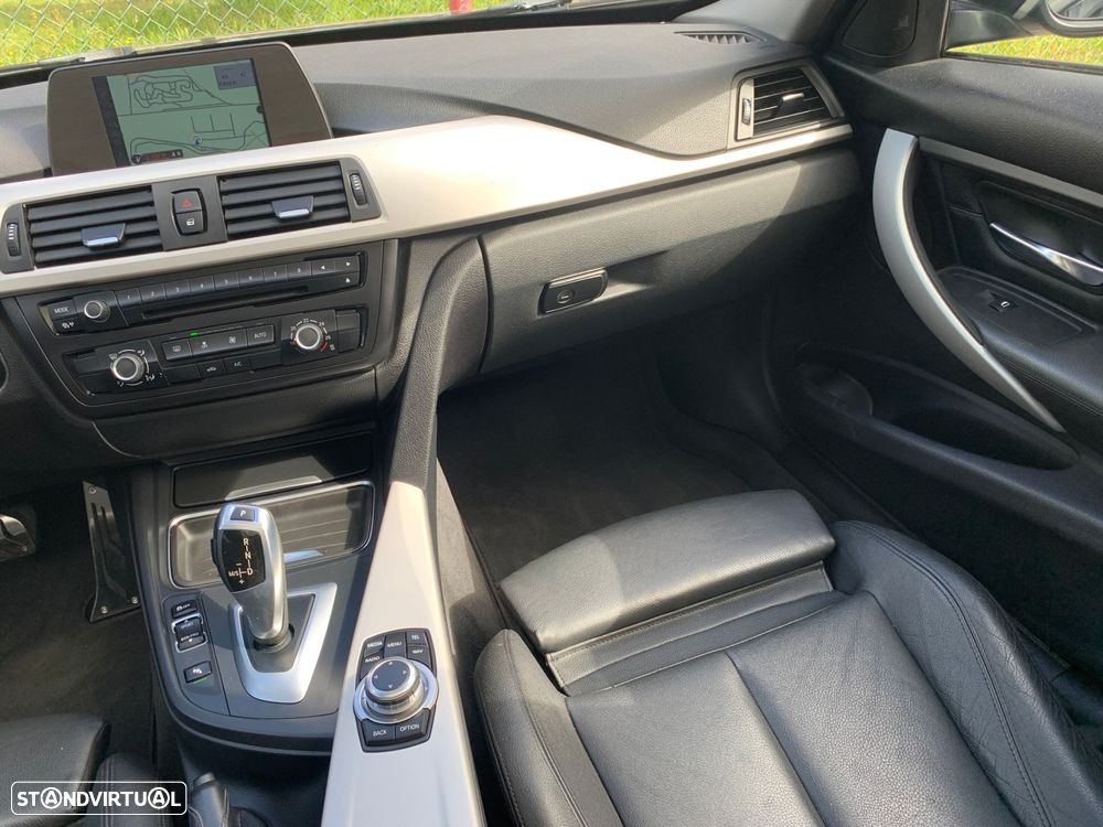 BMW 320 d Auto Pack M - 18