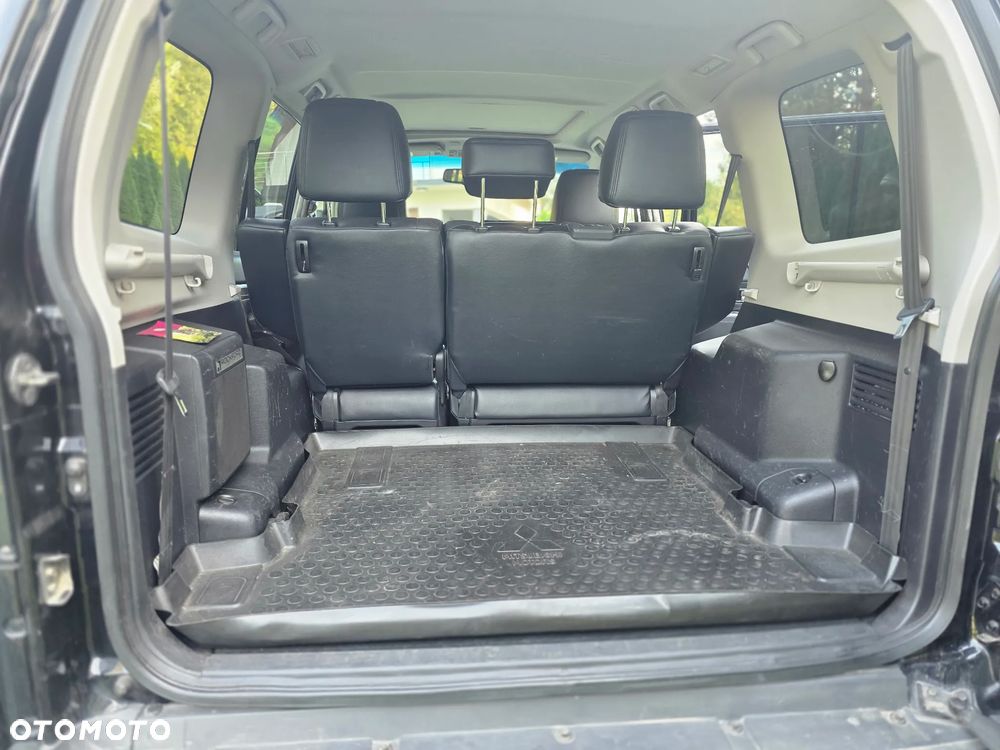 Mitsubishi Pajero - 31