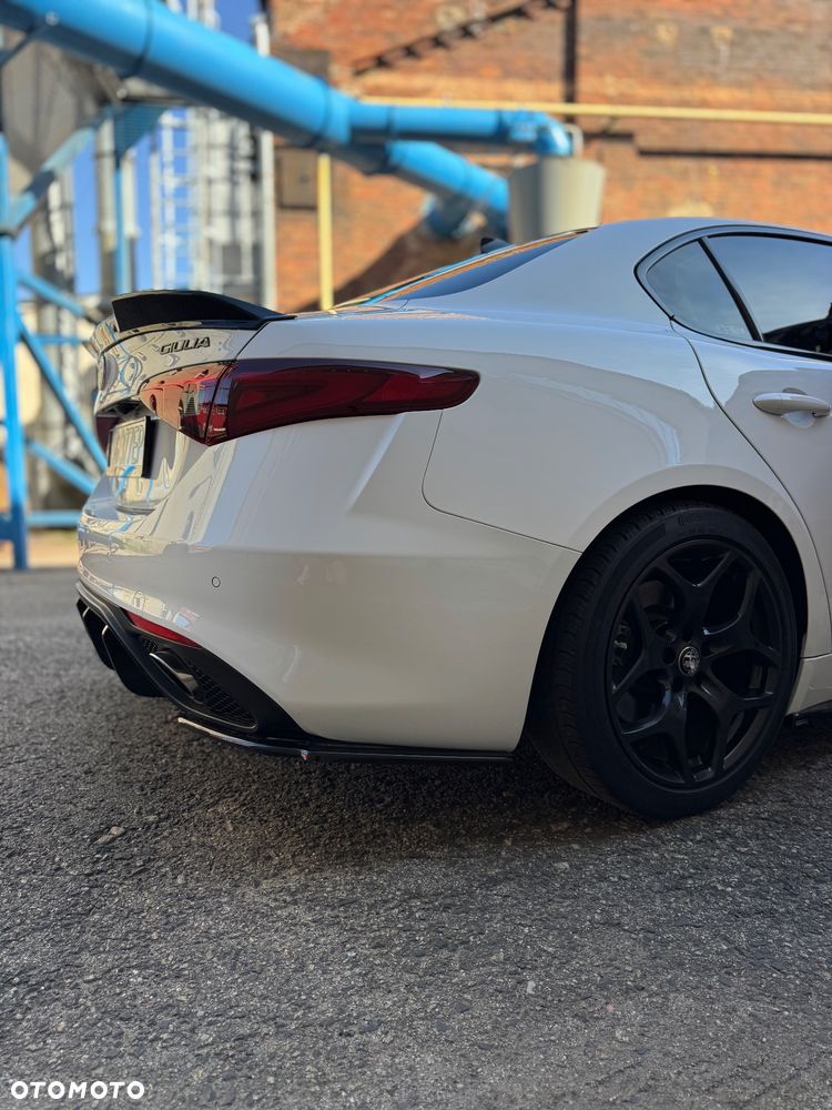 Alfa Romeo Giulia - 16