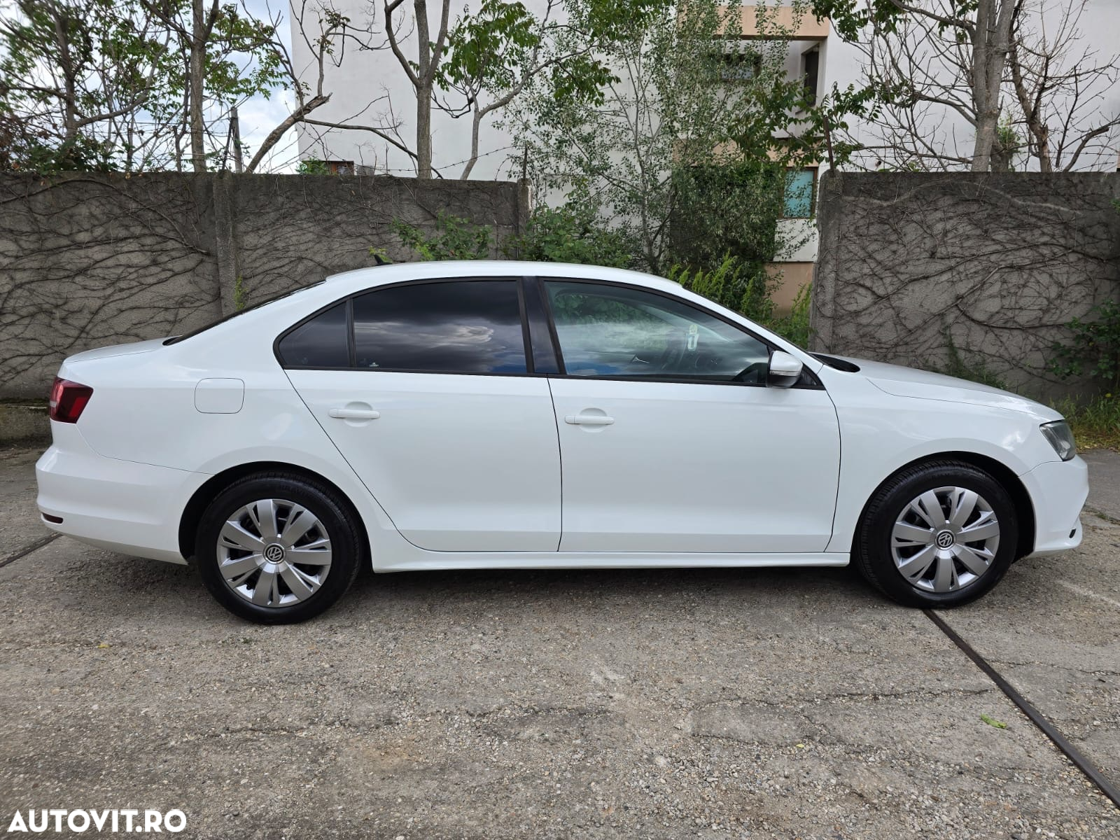 Volkswagen Jetta 2.0 TDI Comfortline - 16