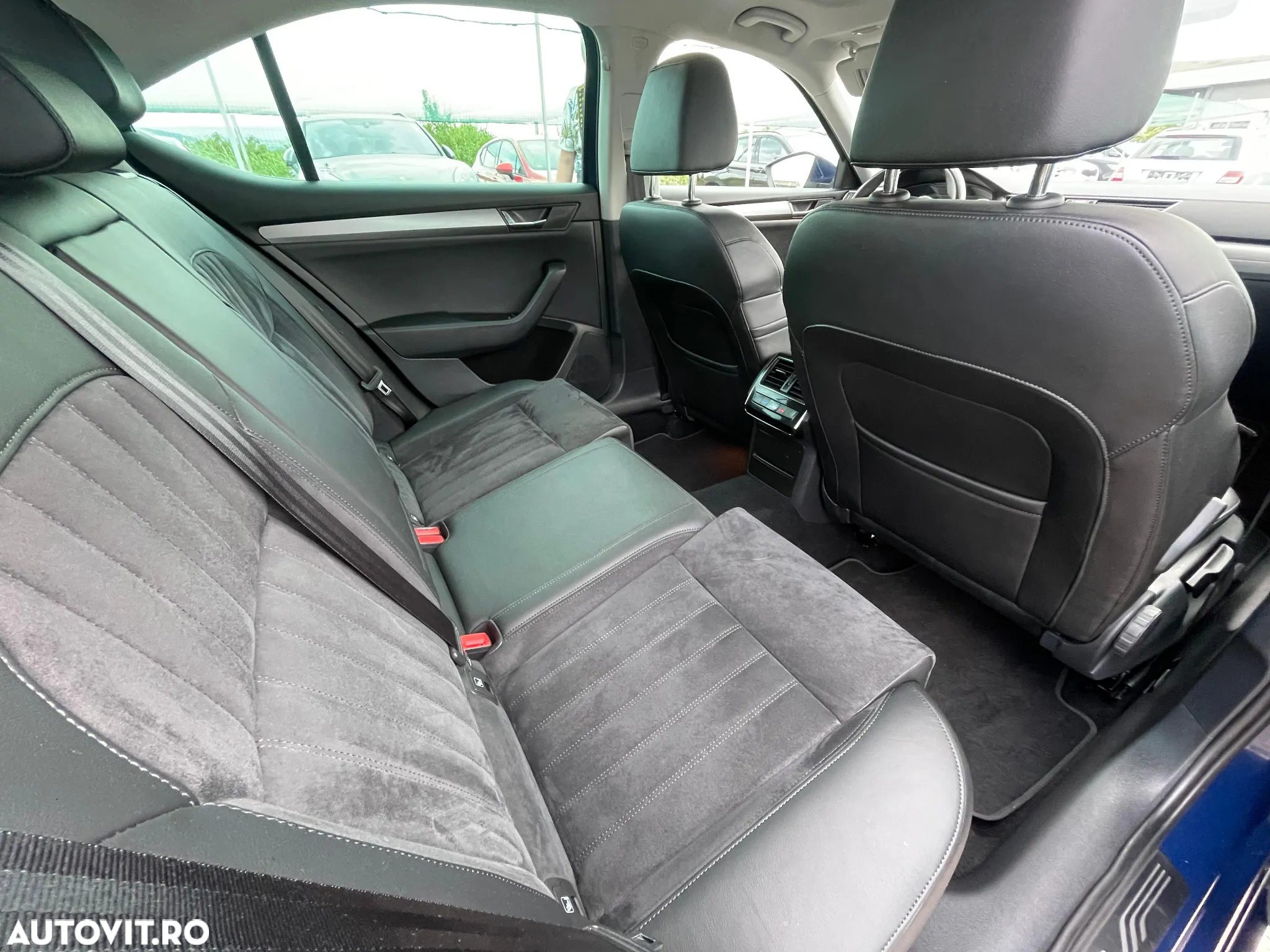 Skoda Superb 2.0 TDI DSG Style - 19