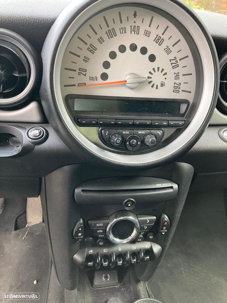 MINI 3 Portas One D - 7