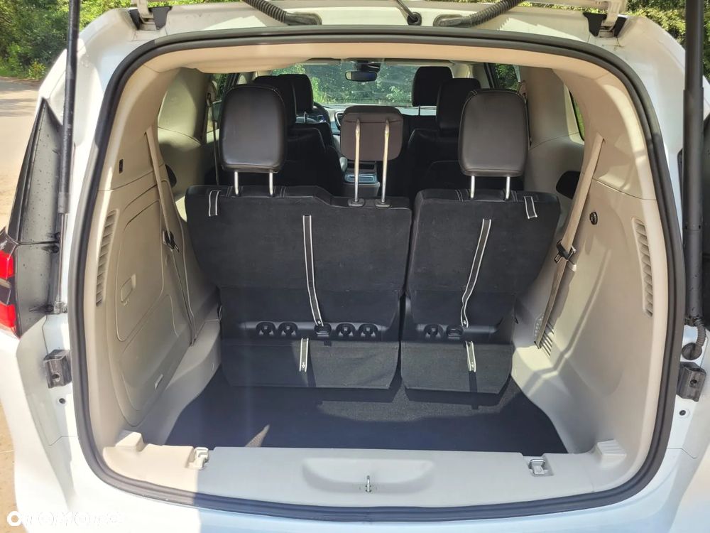 Chrysler Pacifica - 10