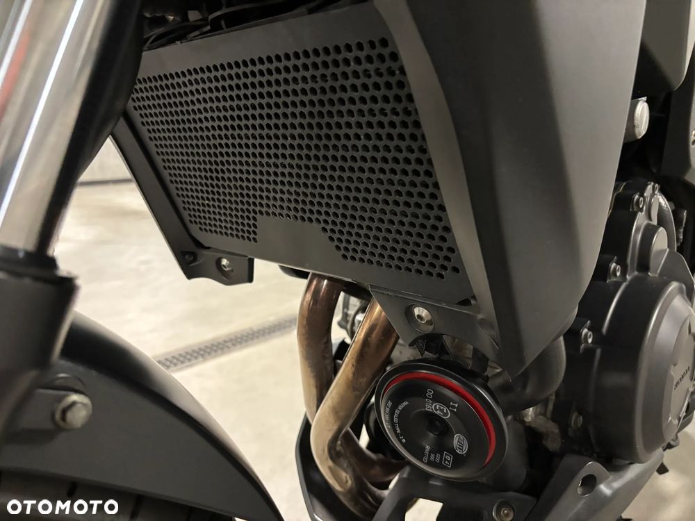 Honda CB - 8