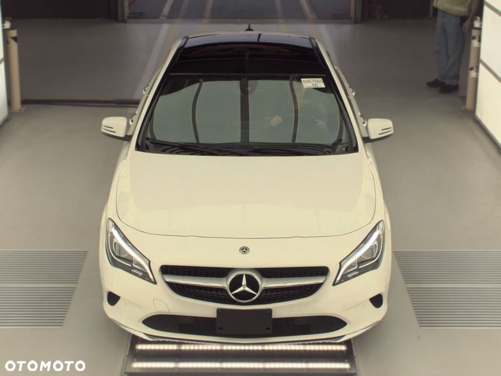 Mercedes-Benz CLA 250 4Matic 7G-DCT - 3