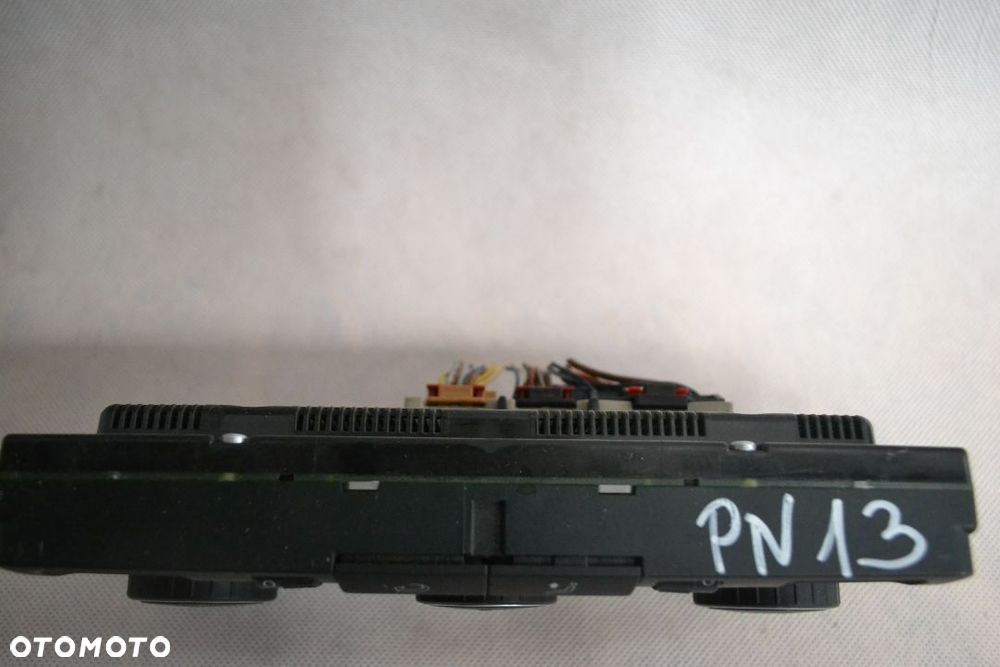 PN13 PANEL KLIMATYZACJI GOLF V - 2