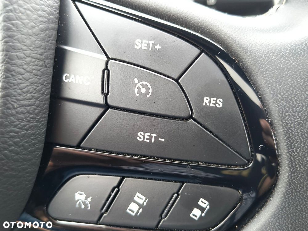 Chrysler Pacifica - 28