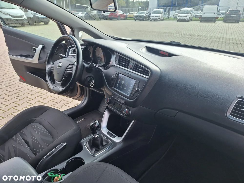 Kia Ceed 1.6 GDI Smart Plus - 31
