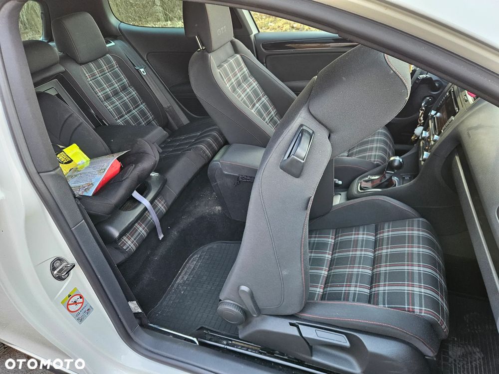 Volkswagen Golf - 12