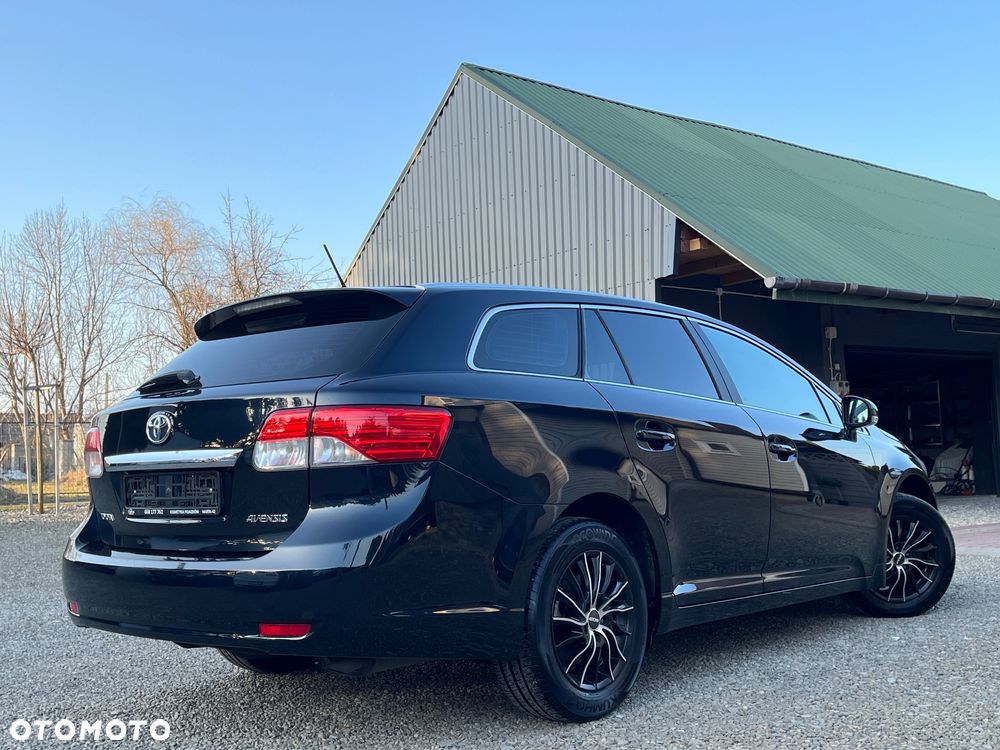 Toyota Avensis - 18