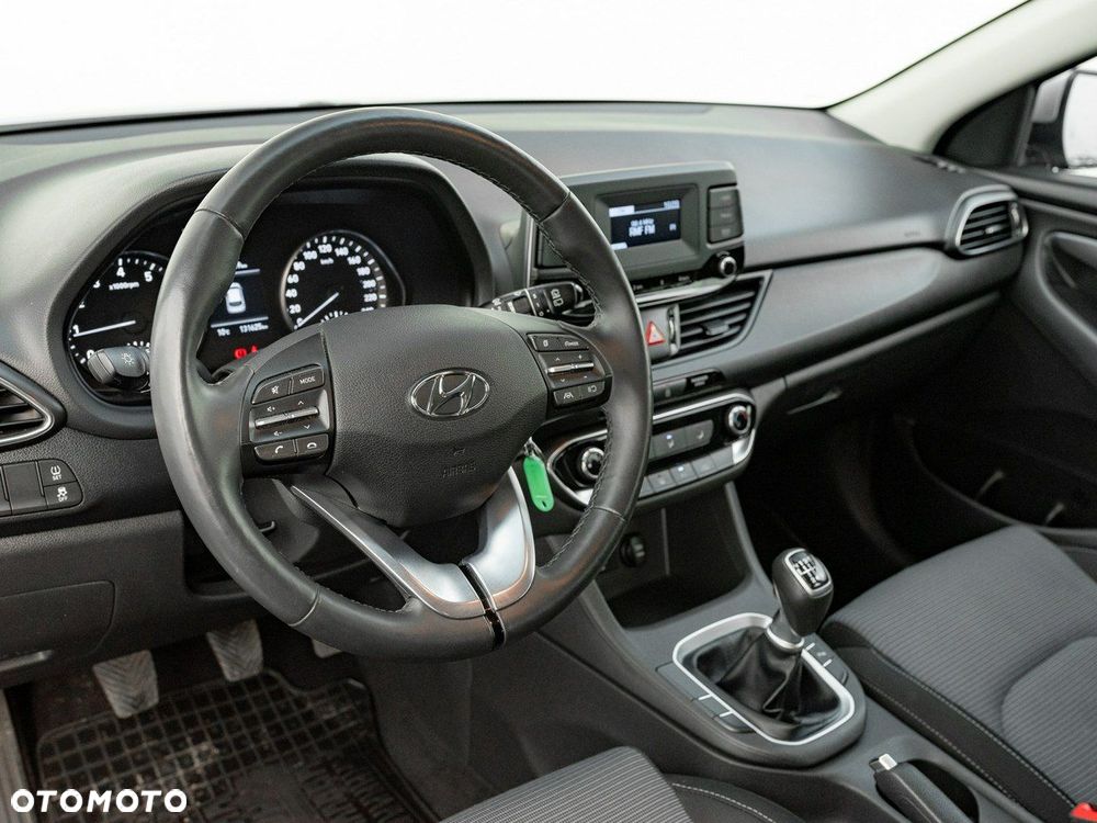 Hyundai i30 1.5 DPI Classic + - 7