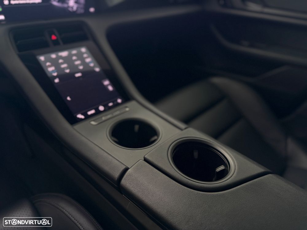 Porsche Taycan Standard - 33