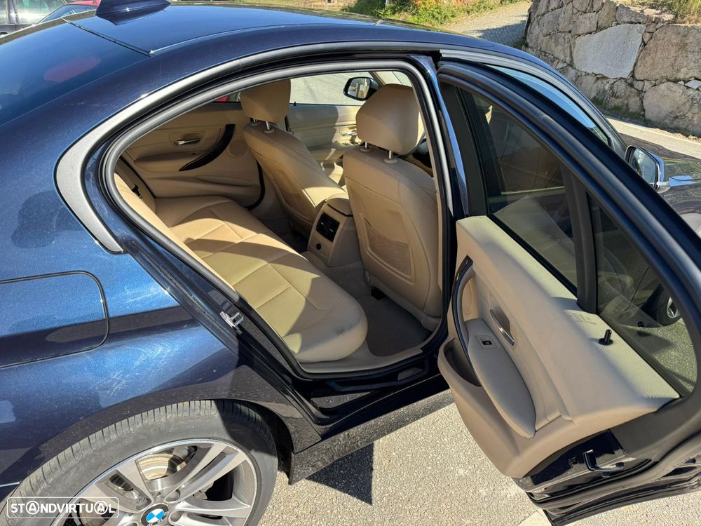 BMW 318 d Auto Line Sport - 12