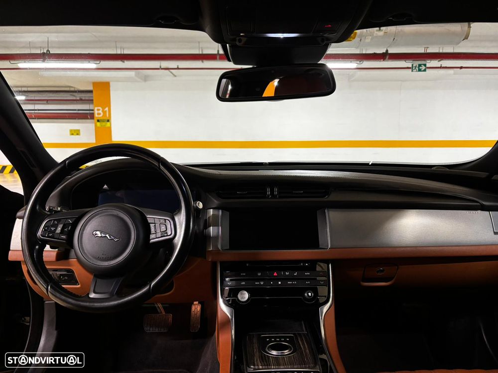 Jaguar XF 20d Aut. Prestige - 32