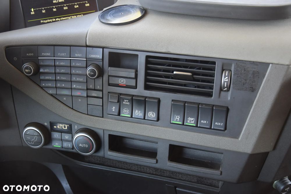 Volvo FH460 / EURO 6 / KLIMATYZACJA POSTOJOWA / ACC / LEDY / 2 ZBIORNIKI PALIWA / SERWISOWANY - 17