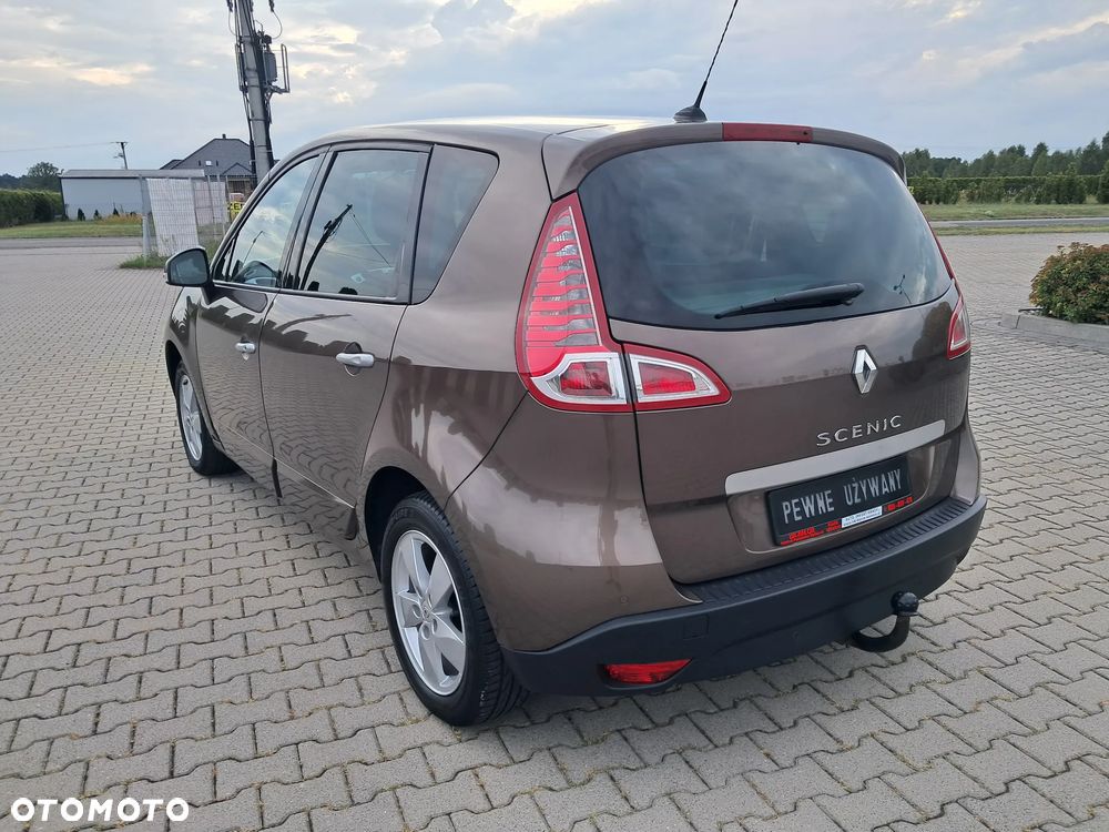 Renault Scenic 1.6 16V Luxe Privilege - 11