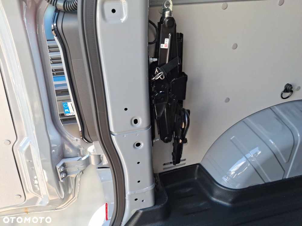 Volkswagen Transporter Furgon 2.0 TDI 4Motion 150 KM automat - 26