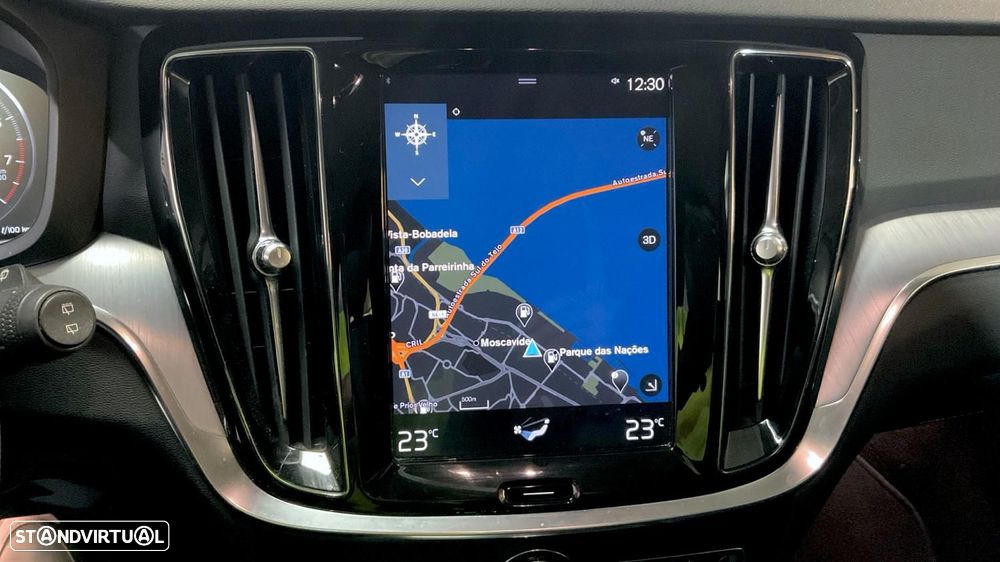 Volvo V60 2.0 T4 Momentum Plus - 12