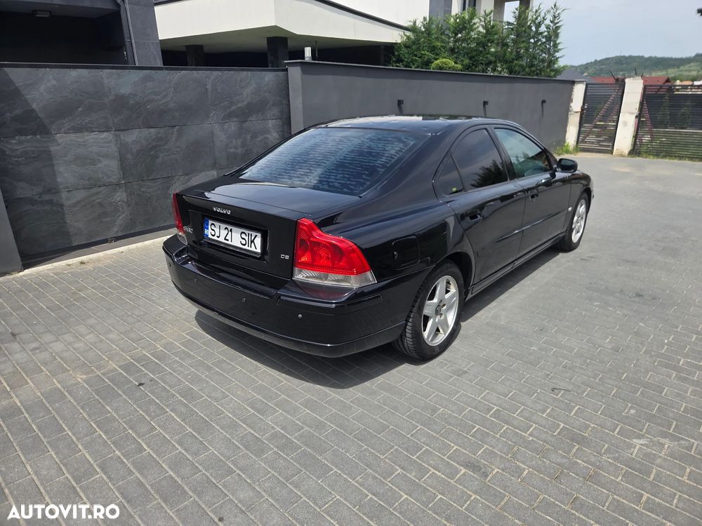 Volvo S60 2.4 D Momentum Geartronic - 3