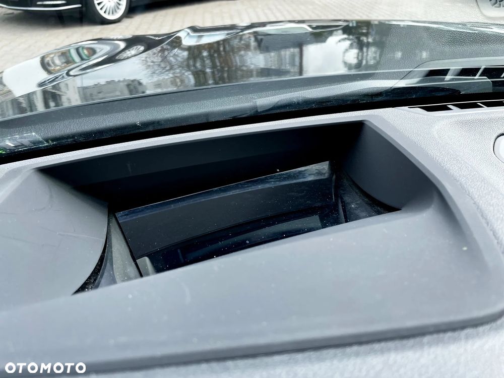 BMW Seria 3 330i Luxury Line sport - 7