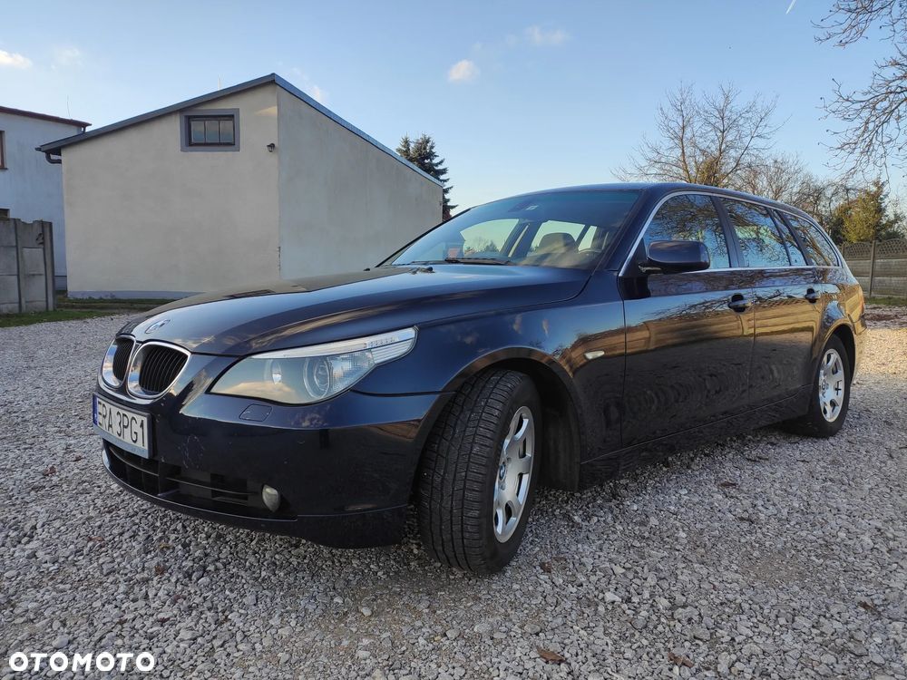 BMW Seria 5 525i Touring - 4