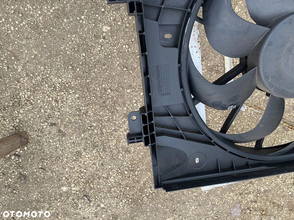 WENTYLATOR Z OBUDOWĄ RENAULT CAPTUR DACIA SANDERO 214816812R - 3