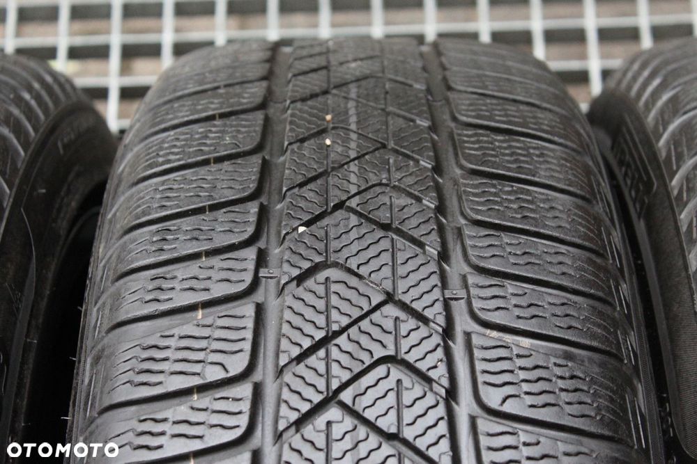 4x 225/45R19 PIRELLI WINTER SOTTOZERO 3  RSC 96V XL 20r 7mm - 5