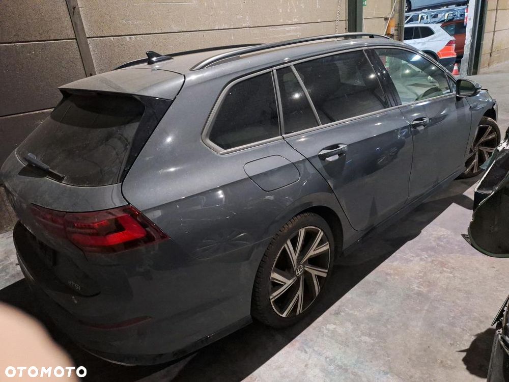 Volkswagen Golf 1.5 eTSI OPF DSG R-Line - 10