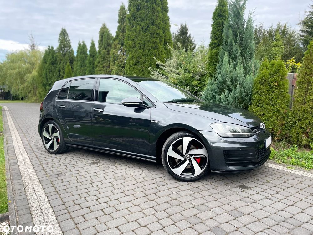 Volkswagen Golf - 21