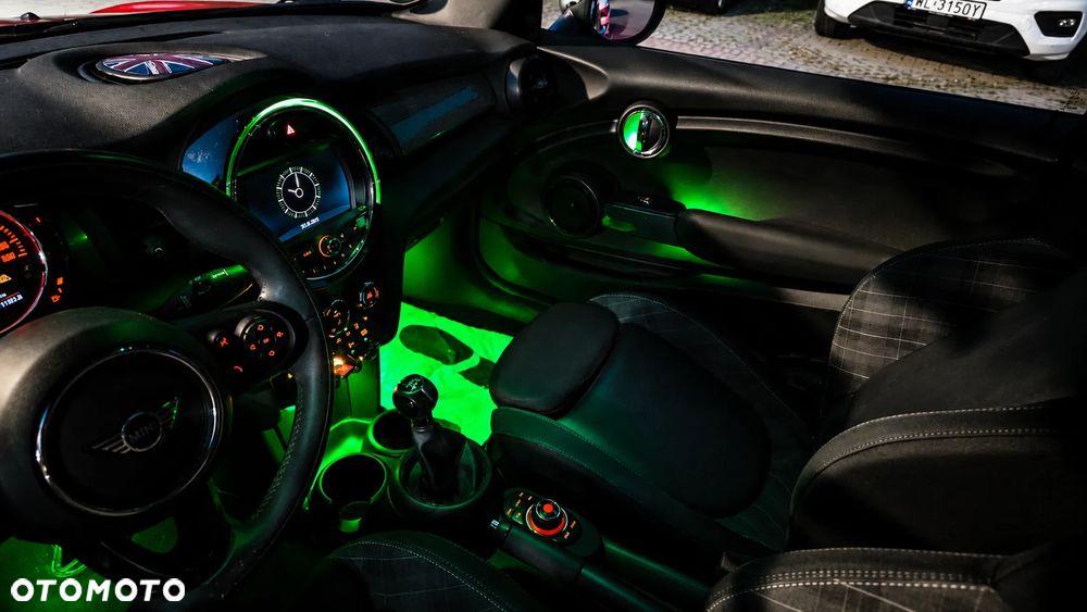 MINI Cooper Sidewalk Trim - 38