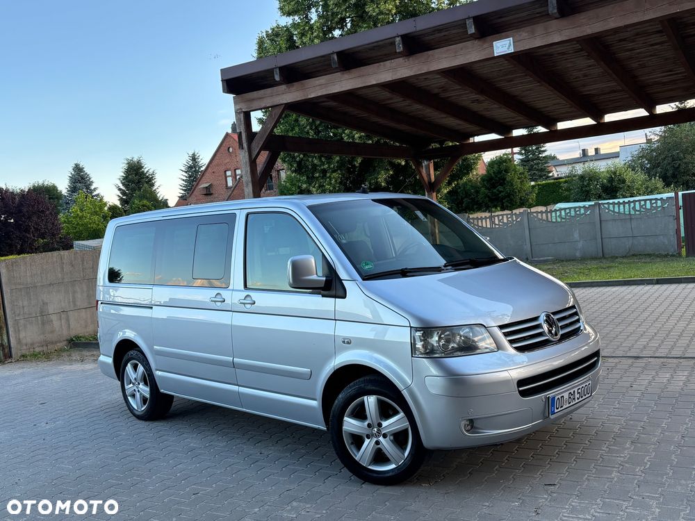 Volkswagen Multivan - 1
