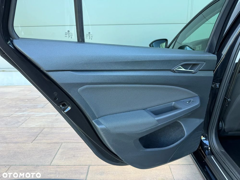 Volkswagen Golf 1.0 eTSI OPF DSG Life - 25