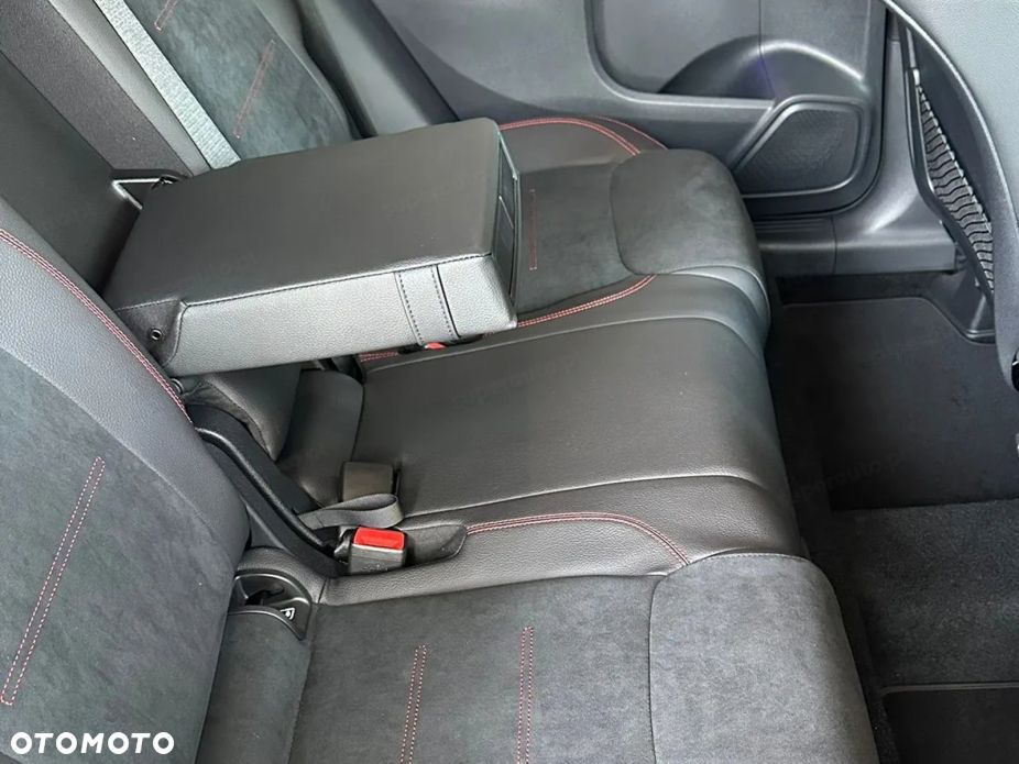 Mercedes-Benz GLB 200 d 4-Matic AMG Line 8G-DCT - 12