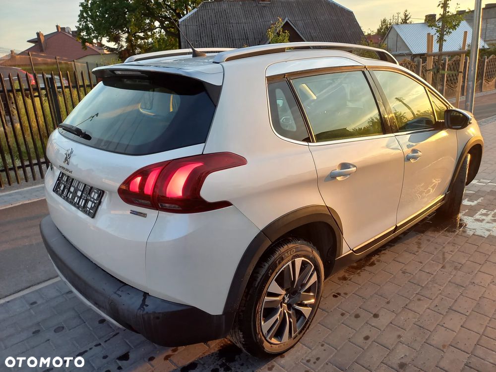 Peugeot 2008 1.2 Pure Tech Allure S&S EAT6 - 15