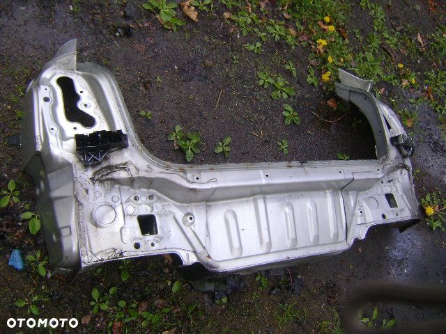 PAS TYLNY TOYOTA AVENSIS T25 03-09 KOMBI - 1