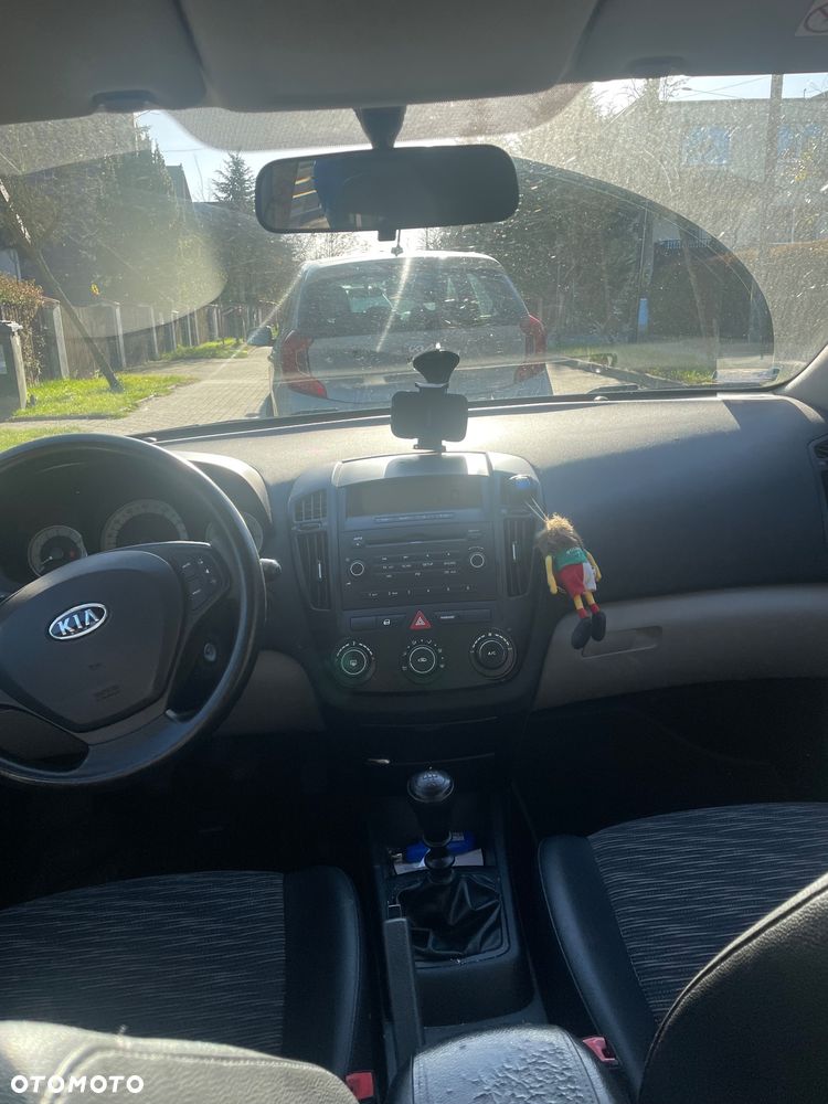 Kia Ceed - 9