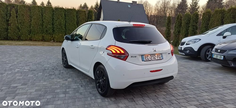 Peugeot 208 1.2 VTi Style - 5
